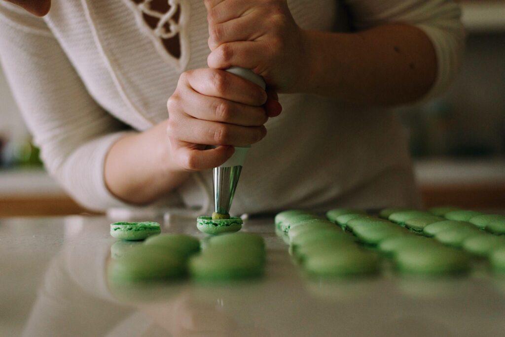 French Buttercream Macarons Holly Stratton XTHa 47HjjI Unsplash 1024x684